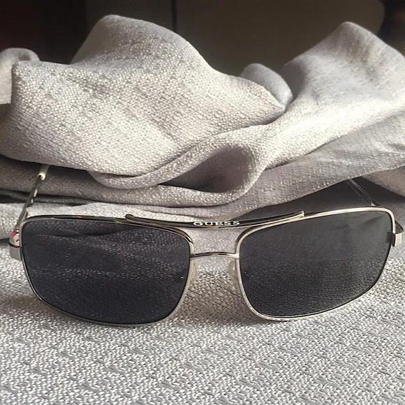 GUESS Mens Sunglasses Sil-3 GU6710 - Picture 2 of 10